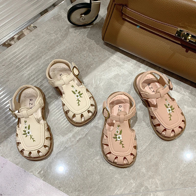 Toddler Girl's Sandals Flower Cut-outs Beige Brown Lovely Children Sliders Summer 21-30 Beautiful Breathable Non-slip Kids Shoes