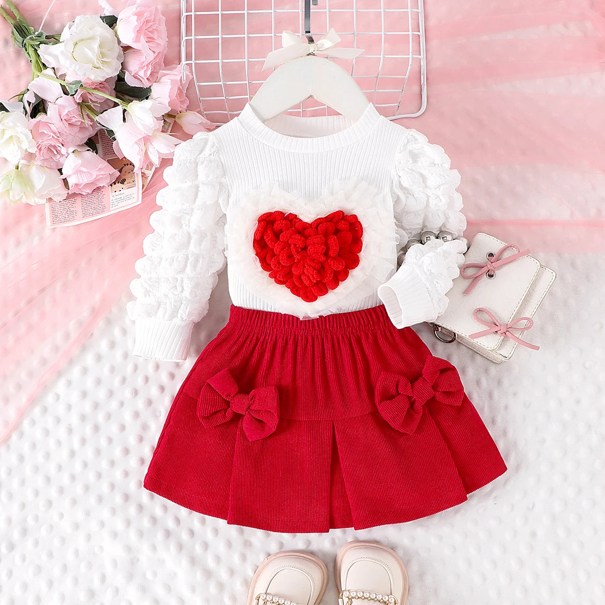 2PCS  Autumn New Style For Girls 1-3 Years Old, Comfortable And Sweet Bubble Sleeve Love Badge Top + Short Skirt Set